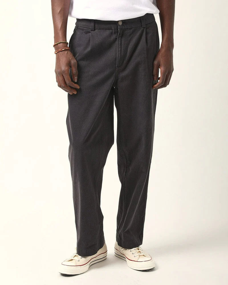 Heavy Twill Pleated Trouser - Black