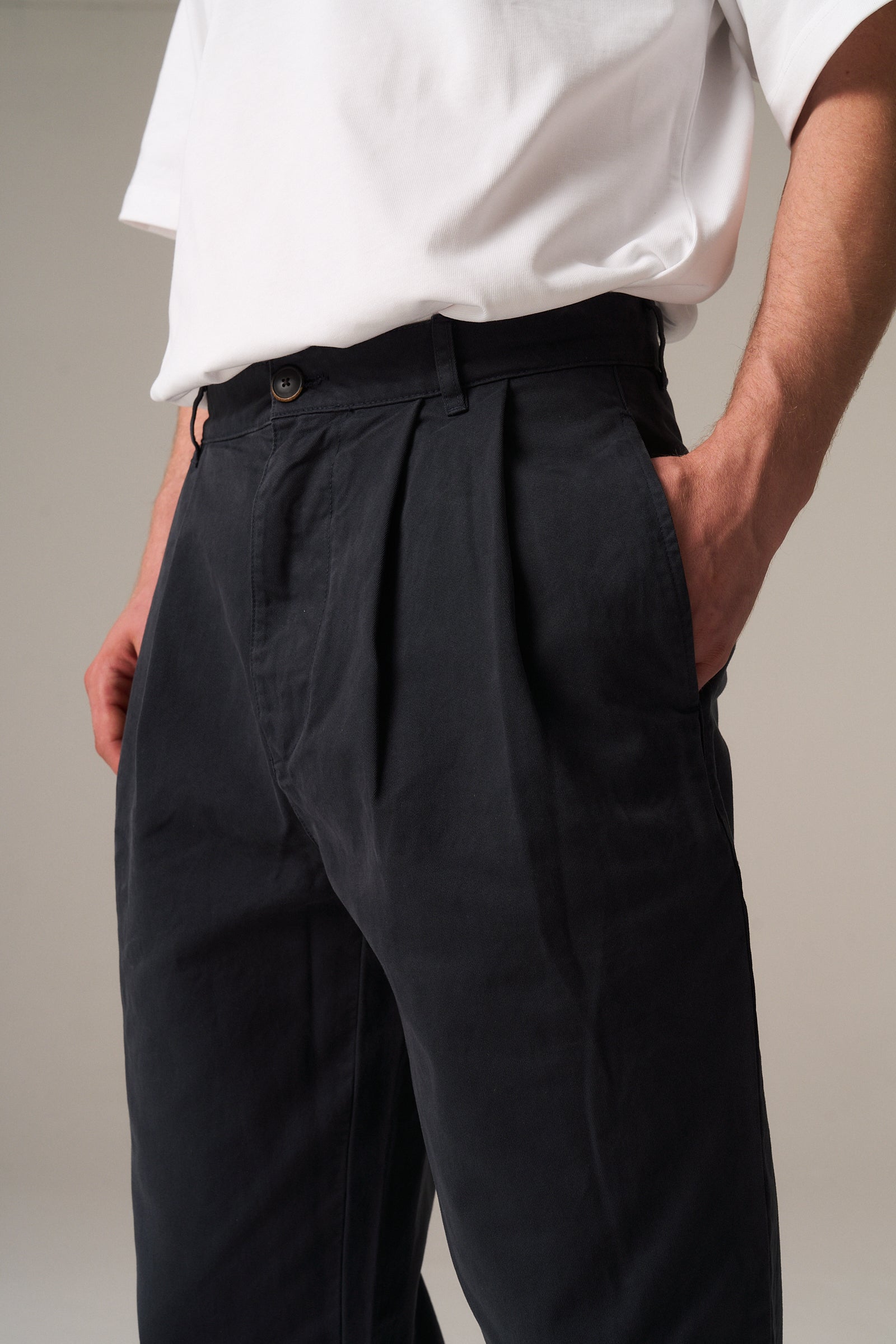 Double Pleats Twill Trouser